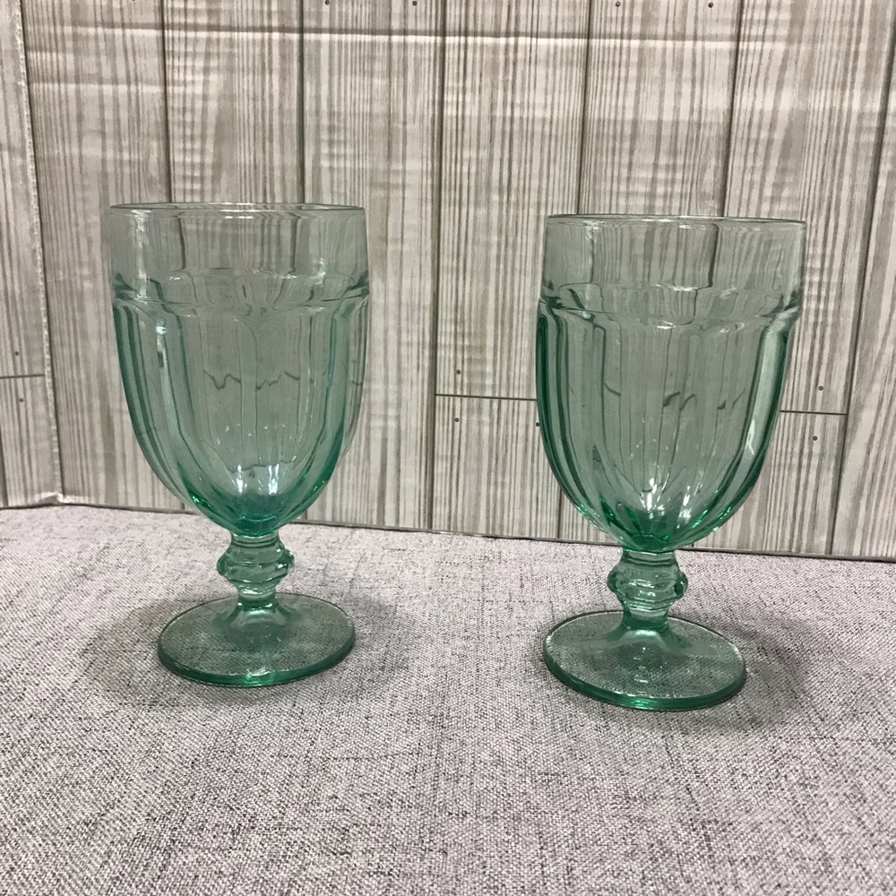Lovely set of 2 Vintage Libbey Gibraltar Goblets